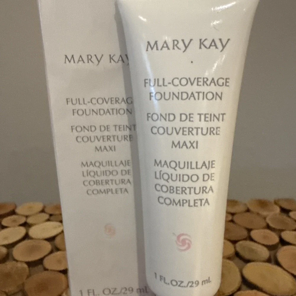 Mary Kay Full Coverage Foundation Beige 302 #367200 Normal‎ to Dry Skin NOS